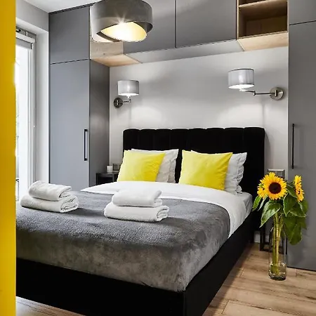 HOUSEHOST Apartment :Miodowa 42/4a-2